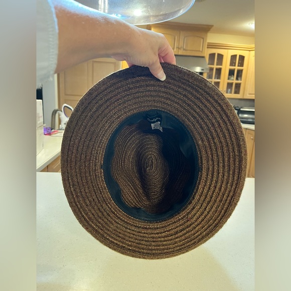 Wide brim hat - Picture 9 of 13